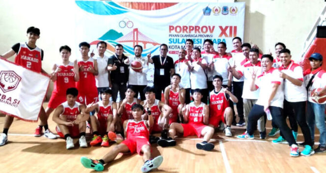 
 Terlalu Tangguh, Tim Basket Putra Manado Tekuk Minahasa 80-60 di Laga Final